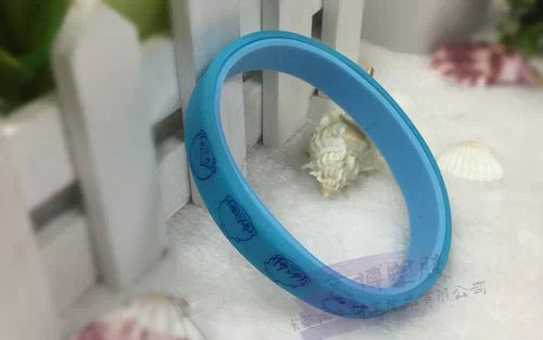 天貓店主王女士與文博塑膠的手腕帶案例